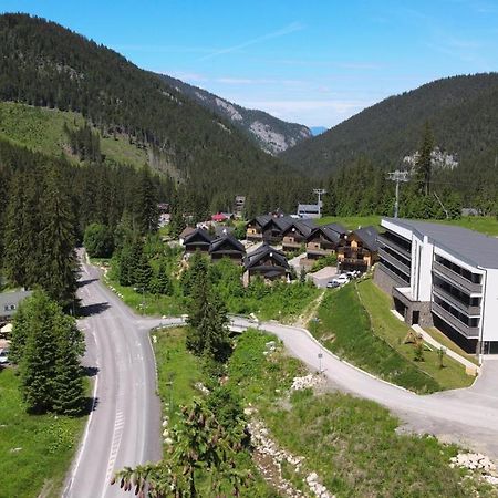 Apartment Yolo - 4 Person - Garage Parking - Ski In Ski Out Деменівська Долина Екстер'єр фото