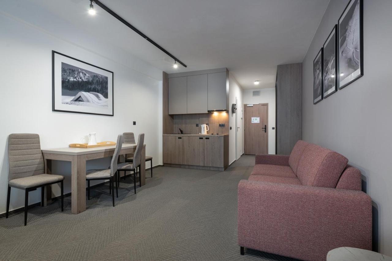 Apartment Yolo - 4 Person - Garage Parking - Ski In Ski Out Деменівська Долина Екстер'єр фото