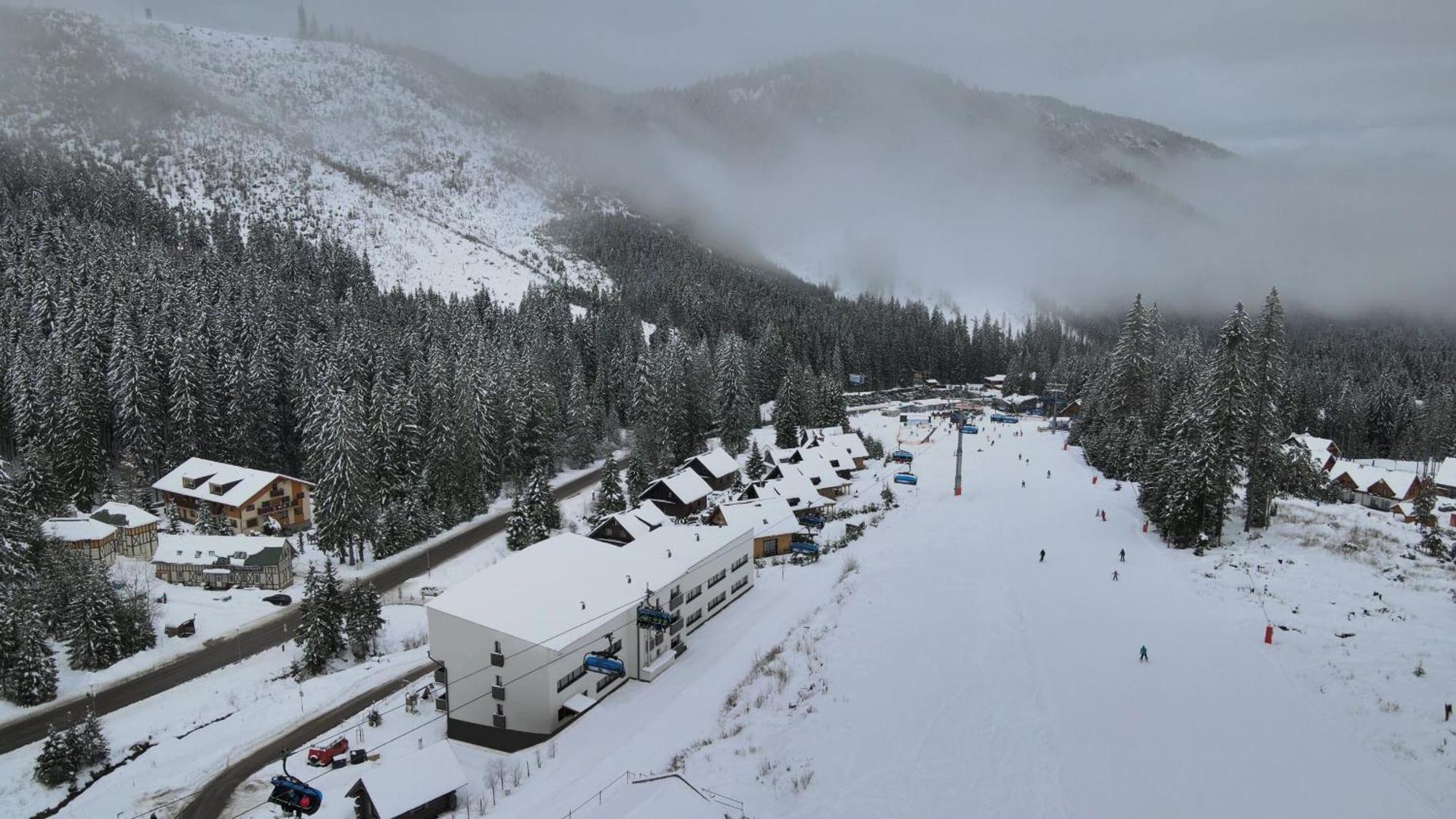 Apartment Yolo - 4 Person - Garage Parking - Ski In Ski Out Деменівська Долина Екстер'єр фото